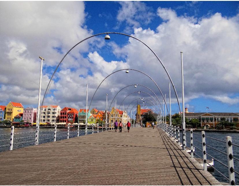 City Views Spacious Mezzanine Apartments Willemstad Exterior photo